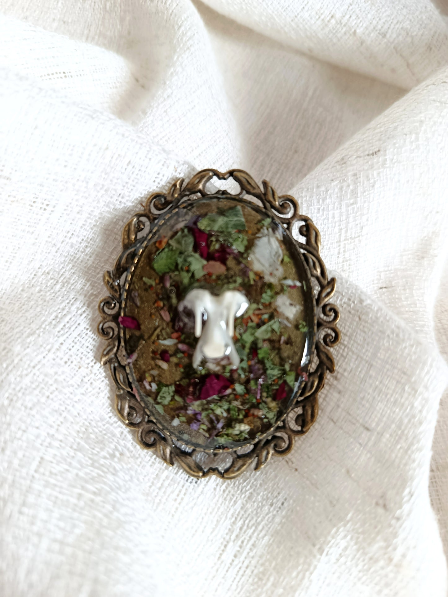 Broche florale vertèbre