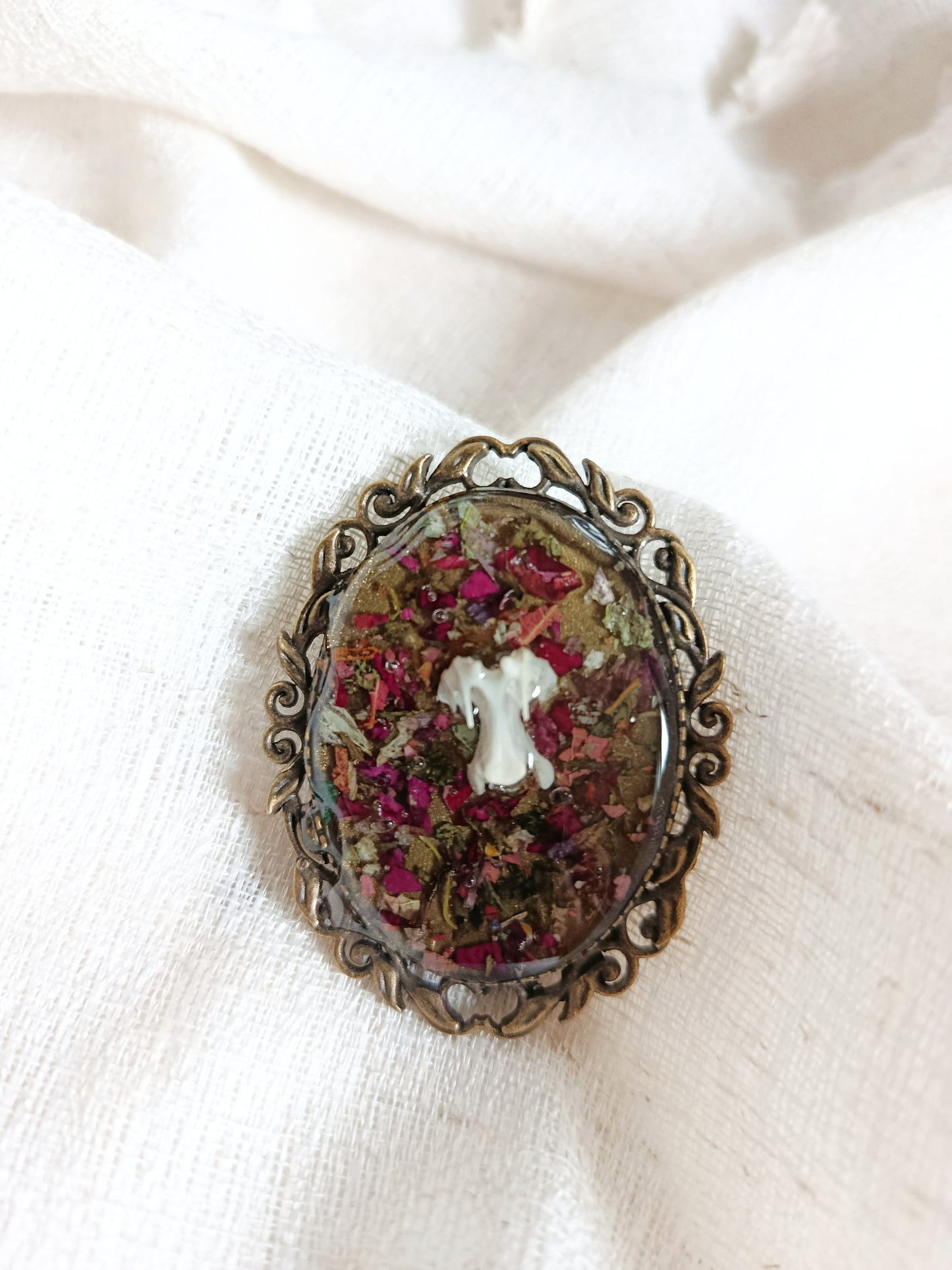 Broche florale vertèbre