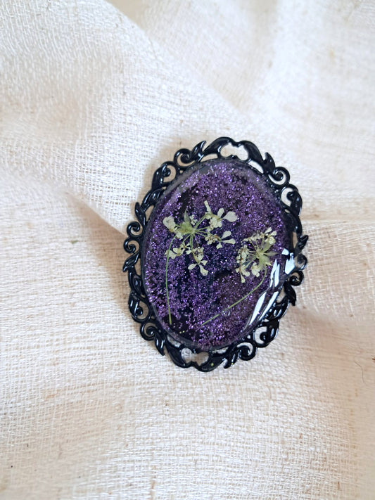 Broche paillettes violettes